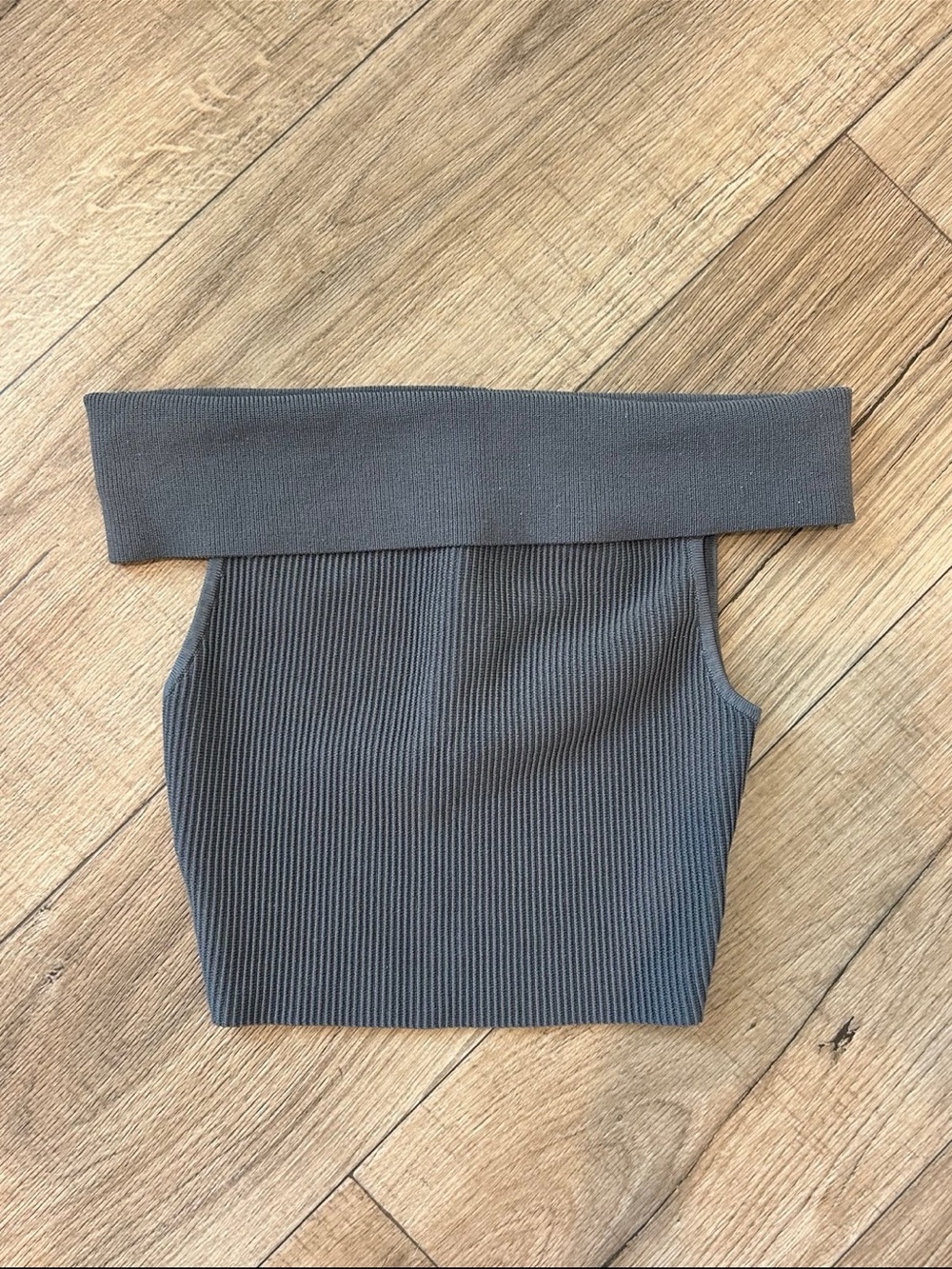Artiza Babaton Sculpt Knit Ribbed Crop Top Gray Size Small